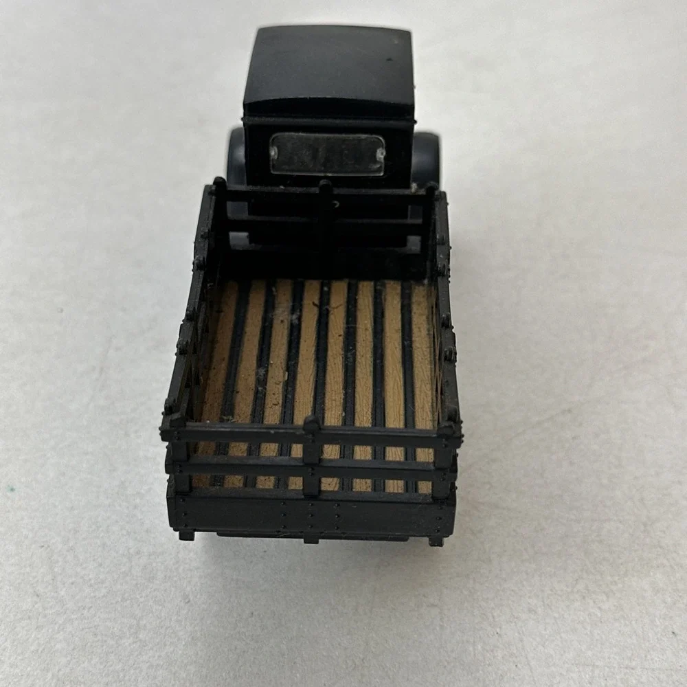 Chevrolet 1923 Series D 1 Ton Truck Stake Bed Diecast Model Vehicle Black 1:32